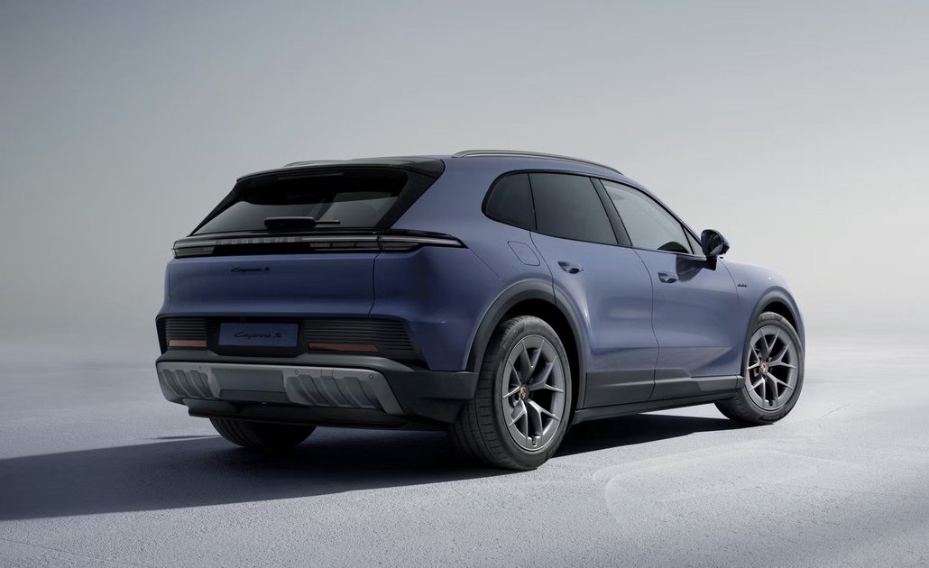 2026 Porsche Cayenne S Electric Fills the Middle Ground with 657 Horsepower