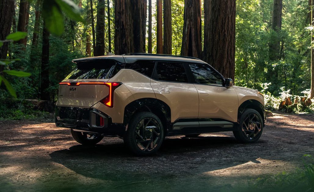 The Second-Generation 2027 Kia Seltos Makes Its U.S. Debut at the New York Auto Show